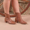 Bota Texana Feminina Bordada Western Bico Fino Salto Bloco Médio Boho